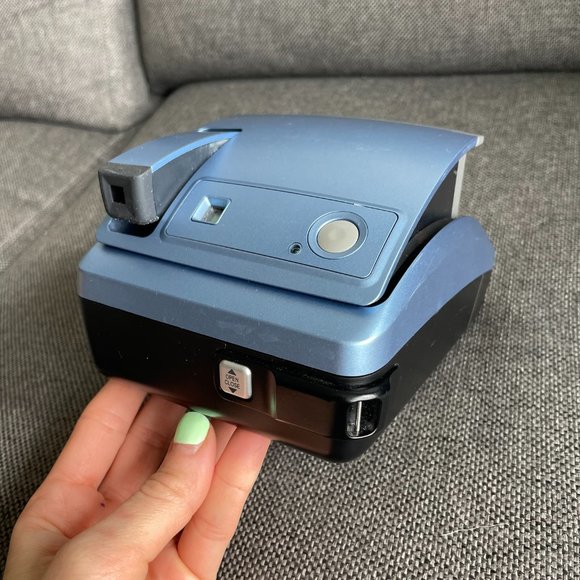 Polaroid One600 Classic Instant Camera (Blue) - Picture 6 of 10